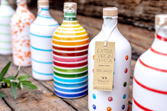 Italiensk extra virgin olivolja i en keramisk "Rainbow"-flaska och presentask "Muraglia MEDIUM FRUITY" 500 ml (medium fruktig)