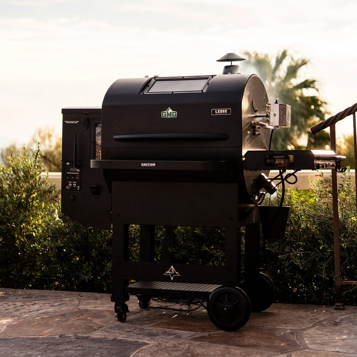 GMG LEDGE Prime™2.0 WiFi, automatisk 12/220V pelletsgrill / med SideBURN™ spismodul
