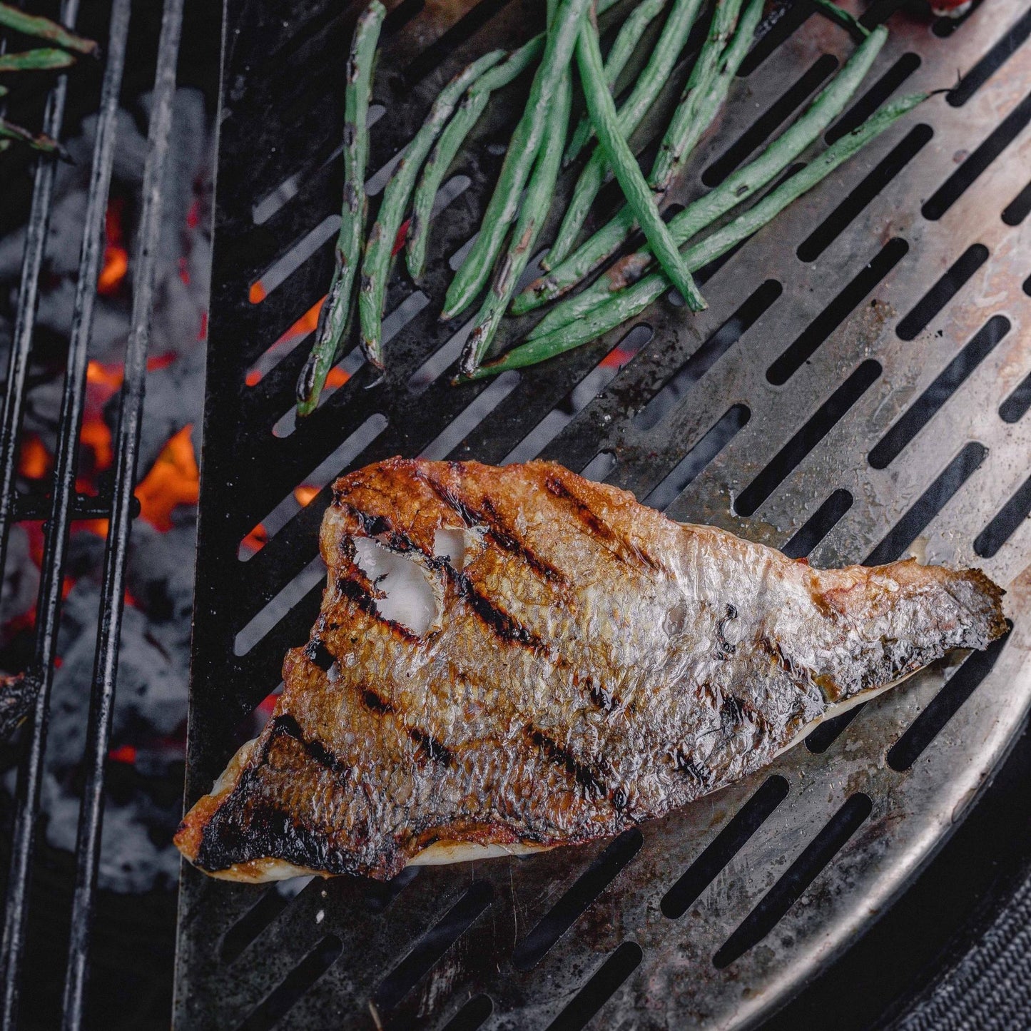 Kamado Halvmåneformat fisk- och grönsaksgaller till Classic Joe