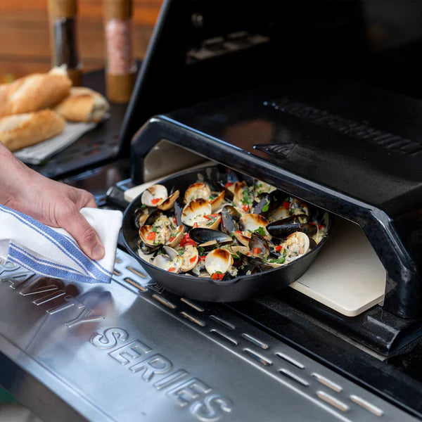 Masterbuilt Gravity Series 1150 digital kolgrill och rök